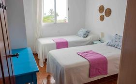 Three Bedroom House By The Sea
